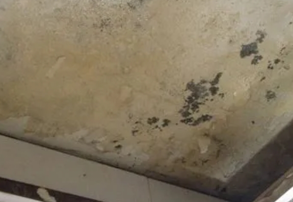 双江阳台漏水维修公司分享下双江卫生间渗水维修需要注意哪些问题。